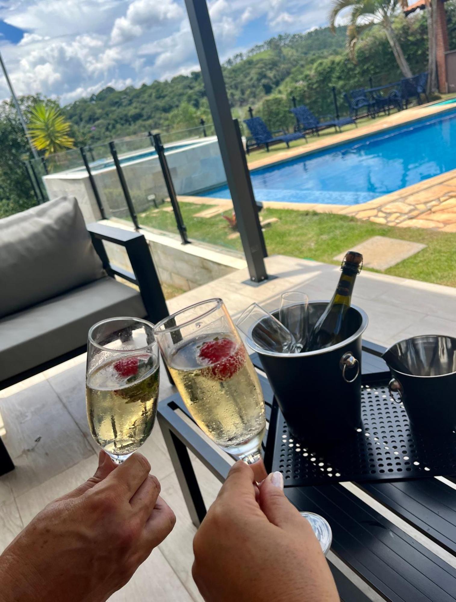 Chacara Tha&Thi Cond Fechado Wi Fi Spa E Pisc Aquececimento Solar Bom Jesus dos Perdões Zewnętrze zdjęcie